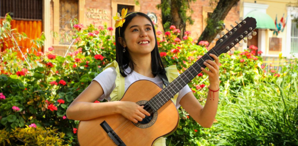 Juliana Fonseca, música y tiplista Boyacense. Integrante de los grupos musicales Arena y Mar, y el Convite