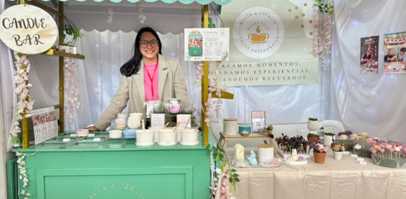 María Paula Méndez presentó las experiencias y productos de Magia y Esencia, entre velas artesanales y propuestas personalizadas.