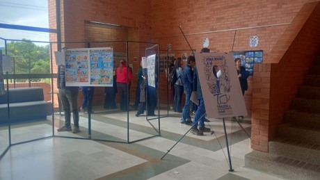 “Trazos de Conocimiento – Comic e Historietas” exposición de proyectos y maquetas basados en la ciencia y la investigación. Edificio Central Universidad de Boyacá.